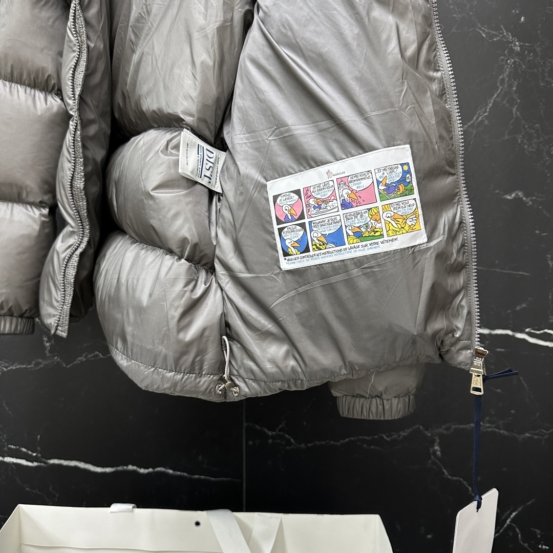 #正品级:𝑴𝒐𝒏𝒄𝒍𝒆𝒓|蒙口 /盟可睐 25𝒔𝒔 Couyere 秋冬新品连帽【可拆卸】轻奢时尚明星同