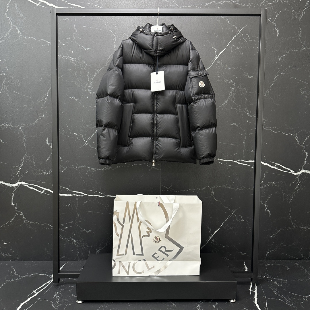 #正品级:𝑴𝒐𝒏𝒄𝒍𝒆𝒓｜蒙口 /盟可睐 25𝒔𝒔 Couyere 秋冬新品连帽【可拆卸】轻奢时尚明星同