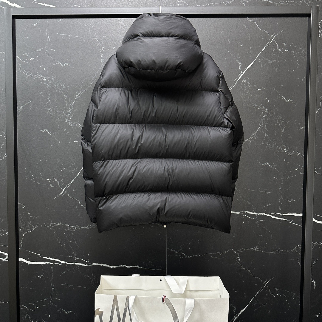 #正品级:𝑴𝒐𝒏𝒄𝒍𝒆𝒓|蒙口 /盟可睐 25𝒔𝒔 Couyere 秋冬新品连帽【可拆卸】轻奢时尚明星同