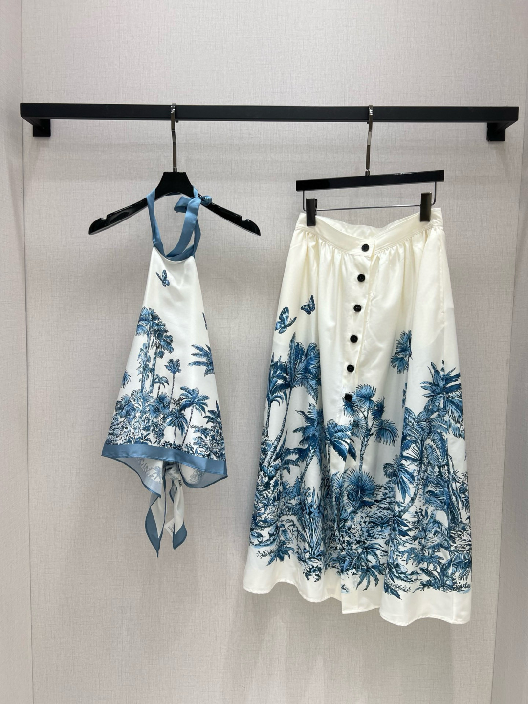 Floral Print Halter Top & Button Long Skirt Set - Spring/Summer 2025 3 cmp i1747416124897 9098 0 1