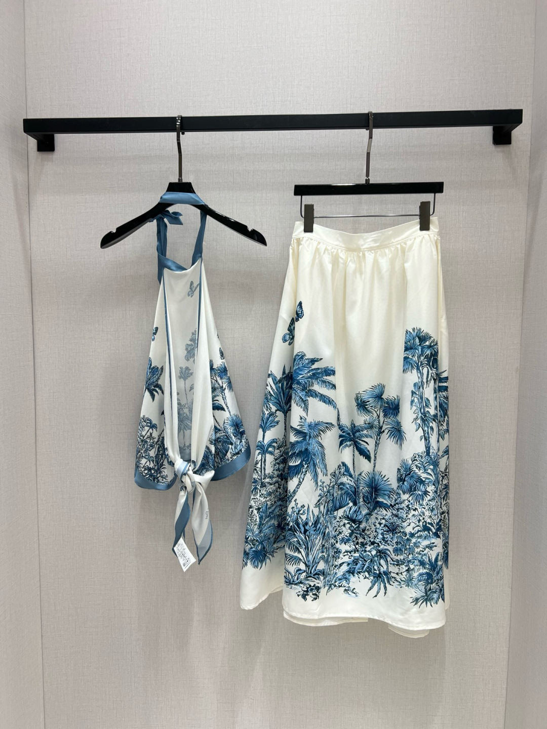 Floral Print Halter Top & Button Long Skirt Set - Spring/Summer 2025 4 cmp i1747416124898 9081 0 2
