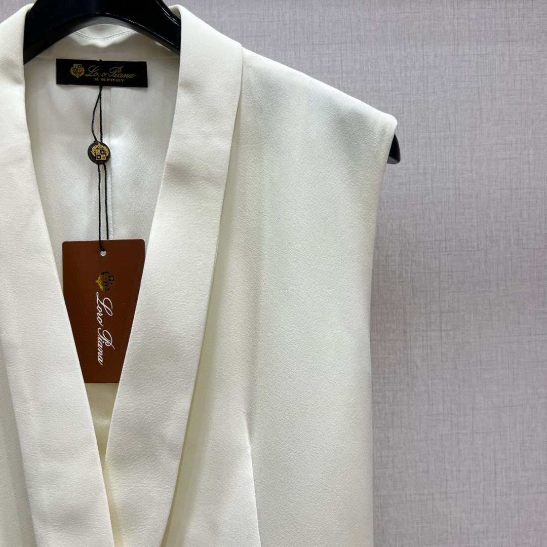 Women's Double Breasted Vest Slim Fit Suit Waistcoat Elegant Sleeveless Blazer 5 cmp i1747496267405 5934 0 3