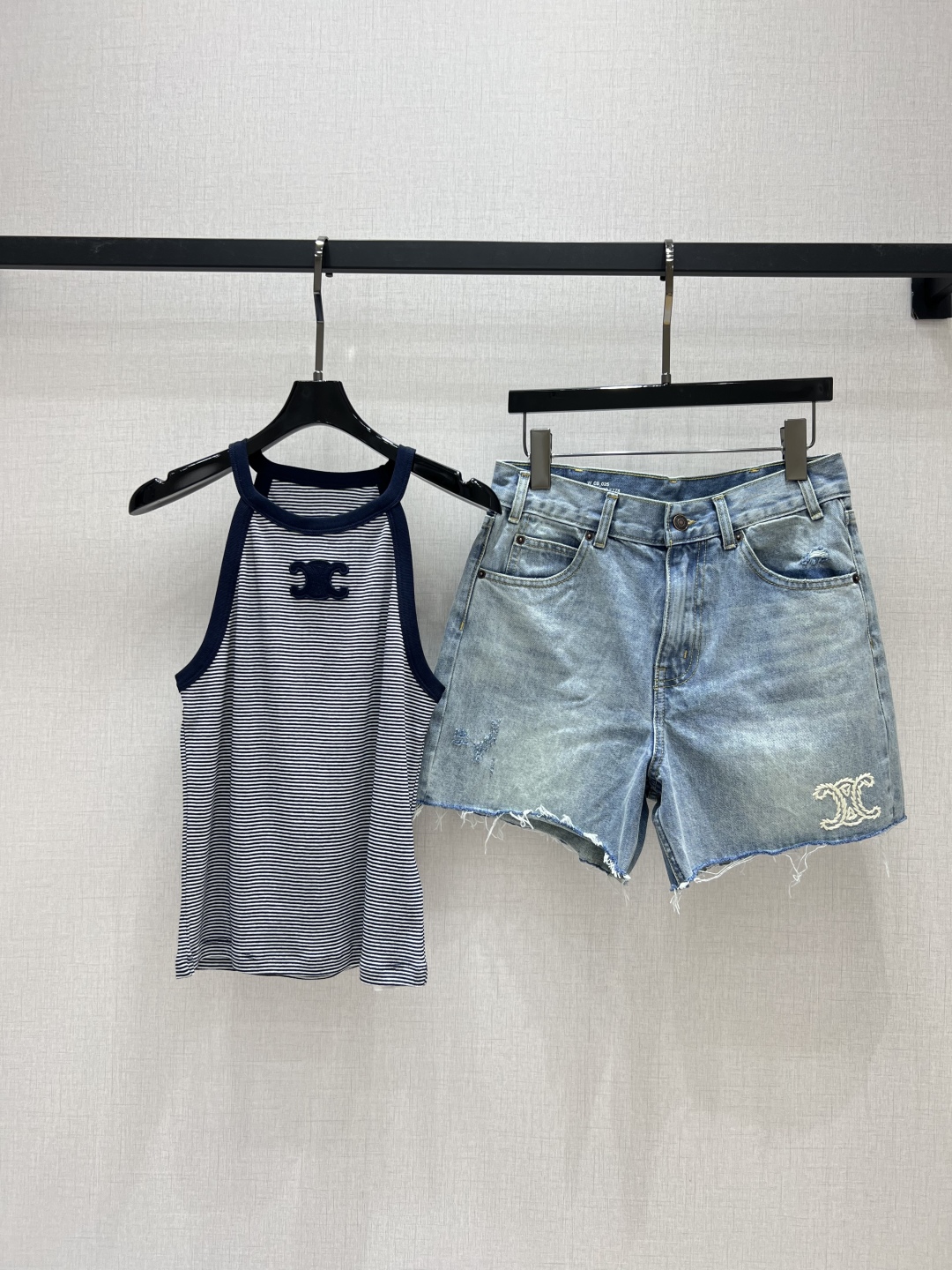 Striped Halter Top Y2K Style Summer Sleeveless Cropped Tank Top 2 cmp i1748011645337 9953 0 0