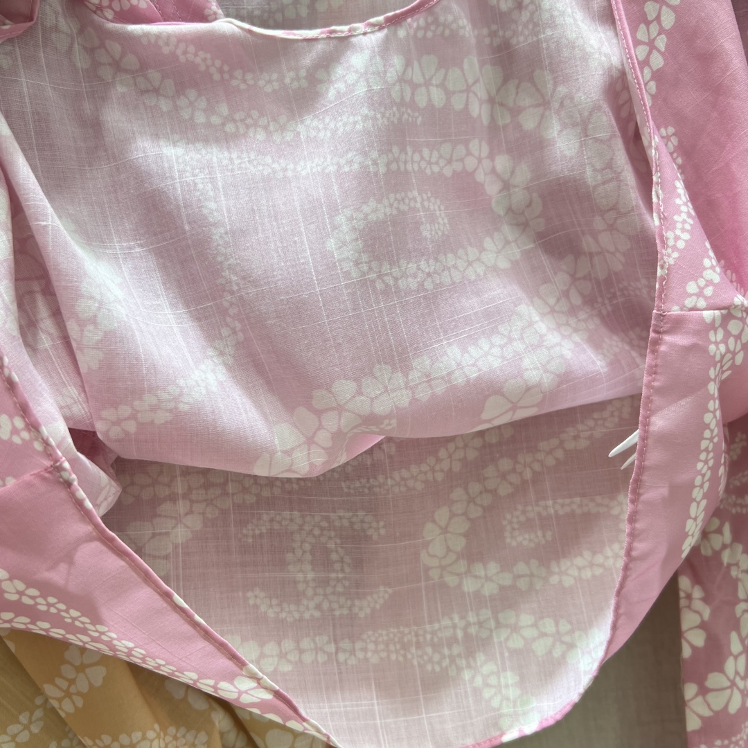 CHA 2025 S/S Short Sleeve Top with Ribbon & Camellia Print 8 cmp i1748160851639 2421 0 6