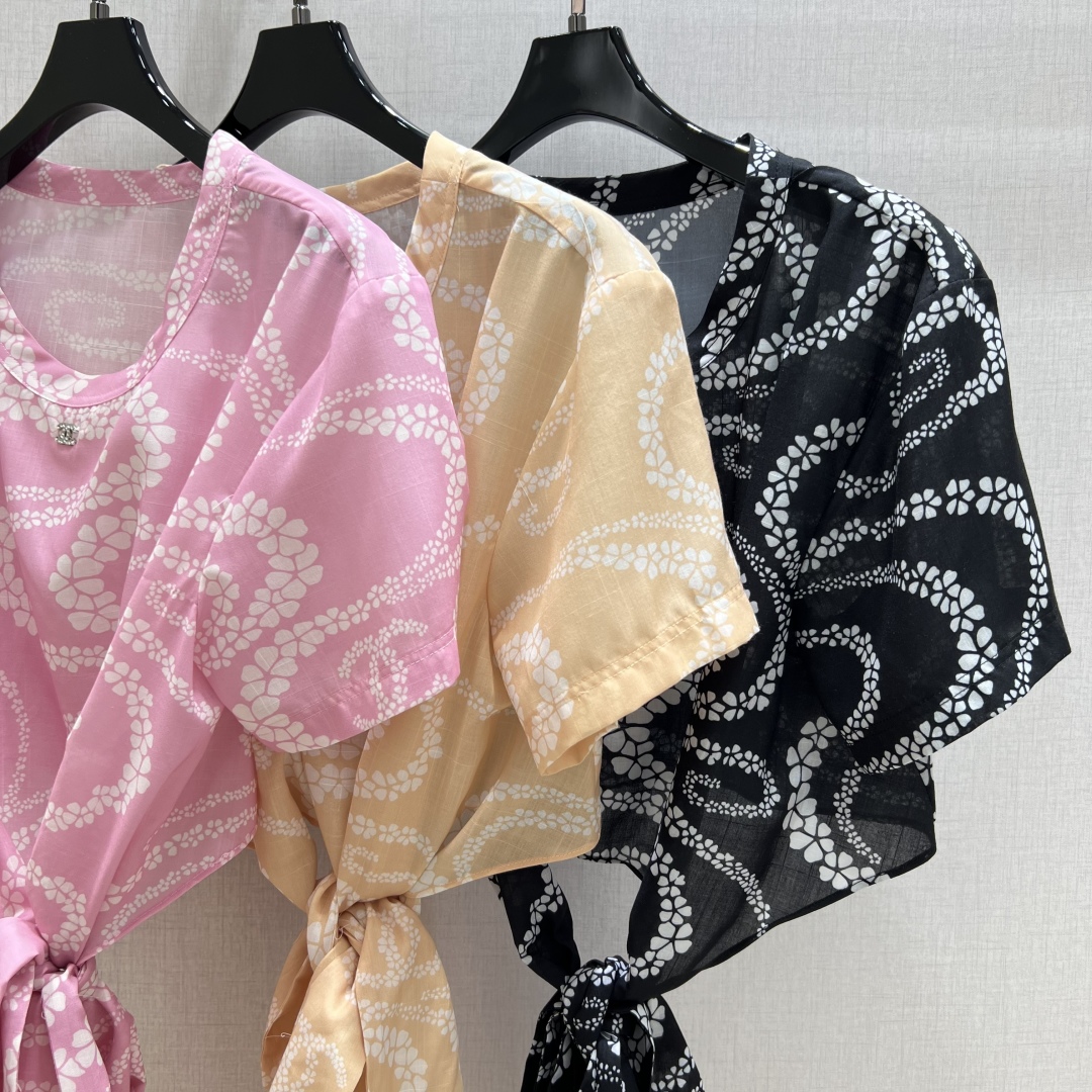 CHA 2025 S/S Short Sleeve Top with Ribbon & Camellia Print 5 cmp i1748160853930 4937 0 3