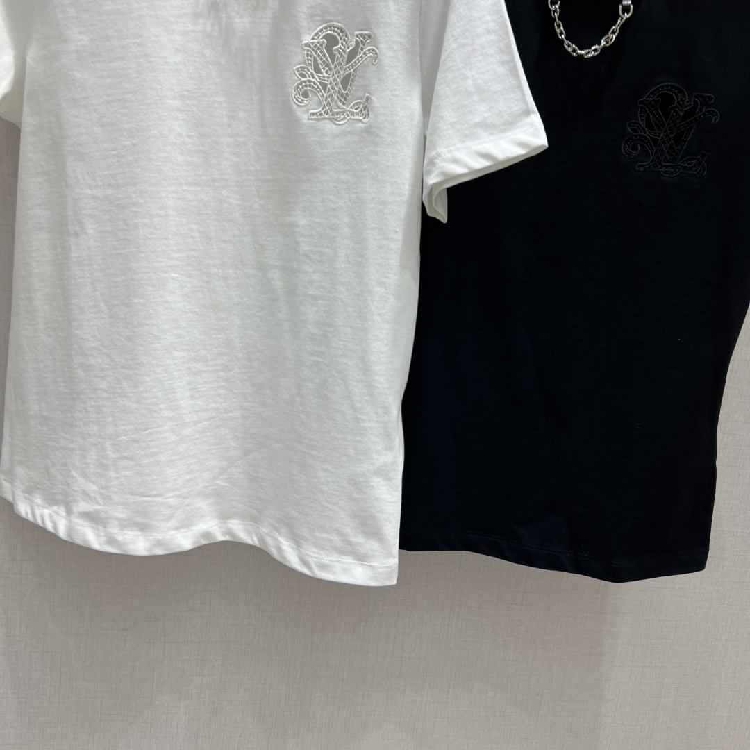 Louis Vuitton 2025 Spring/Summer Chain-Embroidered Short Sleeve T-Shirt 5 cmp i1748754937200 2453 0 3