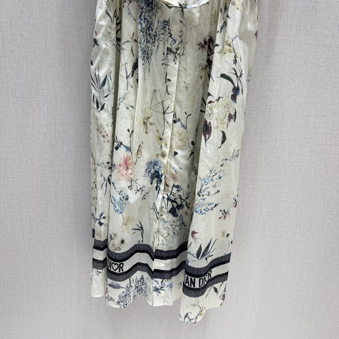 Elegant Floral Print Cotton Dress with Mandarin Collar - Spring/Summer 2025 7 cmp i1748767613635 6603 0 5