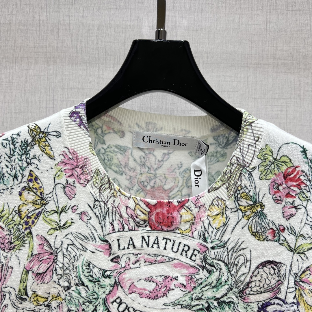 Dior 2025 Spring/Summer Printed Knit Short Sleeve Top 3 cmp i1748775775277 8502 0 1
