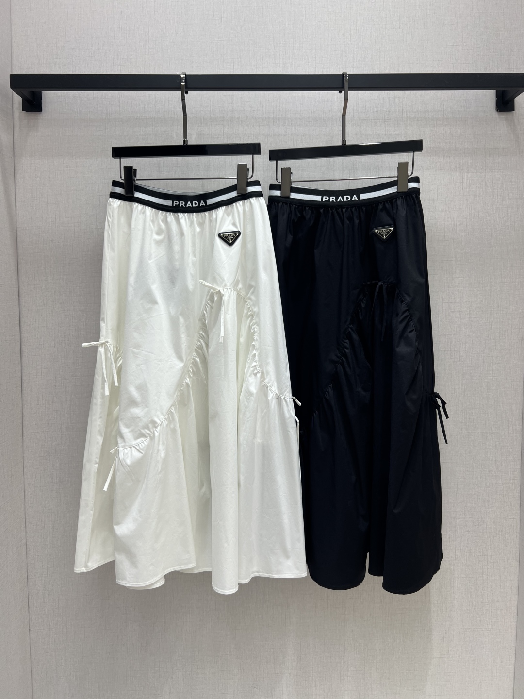 PRA 2025 S/S Woven Logo Long Skirt - Classic & Chic, Various Styles 2 cmp i1750443980716 2282 0 0