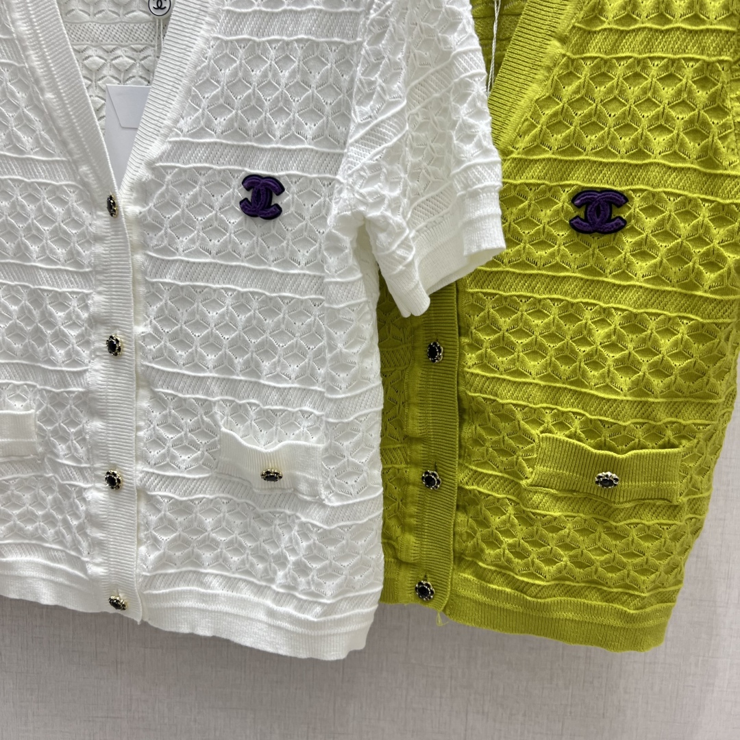 Chanel 2025 Early Autumn Cropped Cardigan - Elegant Openwork Knit Top 6 cmp a1753598590361 0333