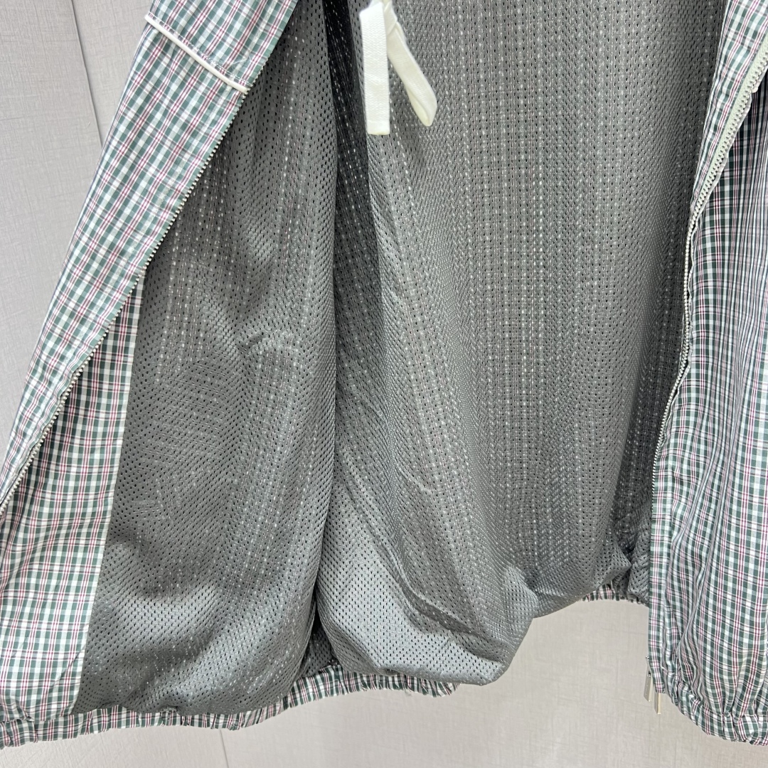 Miu Miu 2025 Early Autumn Plaid Hooded Jacket - Retro Style, Unisex 8 cmp a1754979995807 2866
