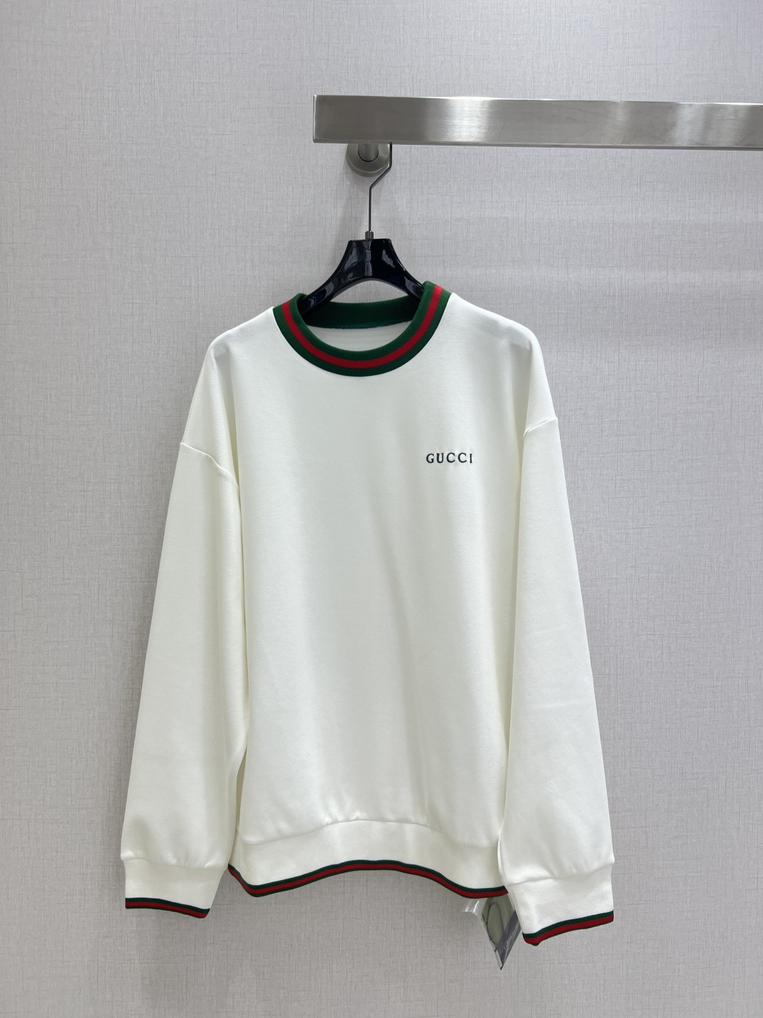 NO:496294,Highly recommended GUC*2025 early autumn new style round neck pullover long-sleeved sweatshirt letter embroidery decoration three-color webbing splicing exquisite workmanship one color SML code high quality ABC, gucci, hoodie, sweatshirts, alexander wang19860909强烈推荐 GUC*2025早秋新款 圆领套头长袖卫衣 字母绣花装饰 三色织带拼接 做工精致 一个色 SML码 高品质ABC,,gucci,hoodie,sweatshirts,alexander wang,Women's clothing