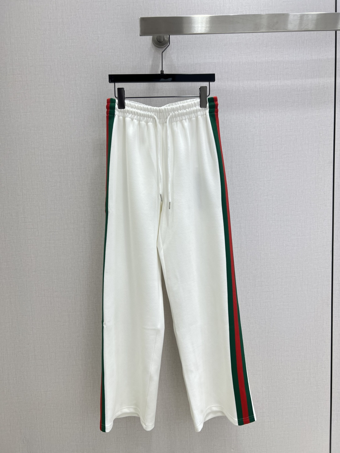 NO:496334,Highly recommended GUC*2025 early autumn new style, webbing wide-leg trousers, three-color webbing splicing decoration, exquisite workmanship, one color SML code, high-quality ABC,,gucci,alexander wang19860909强烈推荐 GUC*2025早秋新款 织带阔腿长裤 三色织带拼接装饰 做工精致 一个色 SML码 高品质ABC,,gucci,alexander wang,Women's clothing