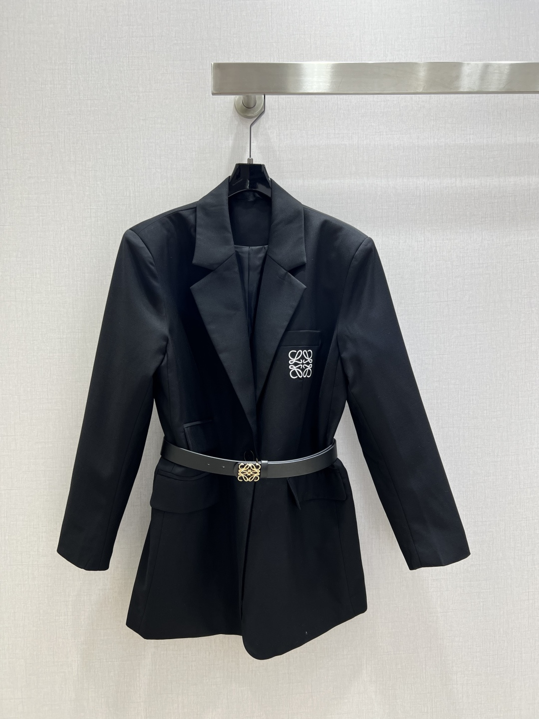 NO:506770,Highly recommended LOE* early autumn new style belt suit jacket Logo embroidery decoration Matched with belt Two colors SML code High quality ABC,,loewe,jackets & coats,business suit,alexander wang19860909强烈推荐 LOE*早秋新款 腰带西装外套 Logo绣花装饰 搭配腰带 两个色 SML码 高品质ABC,,loewe,jackets & coats,business suit,alexander wang,Women's clothing