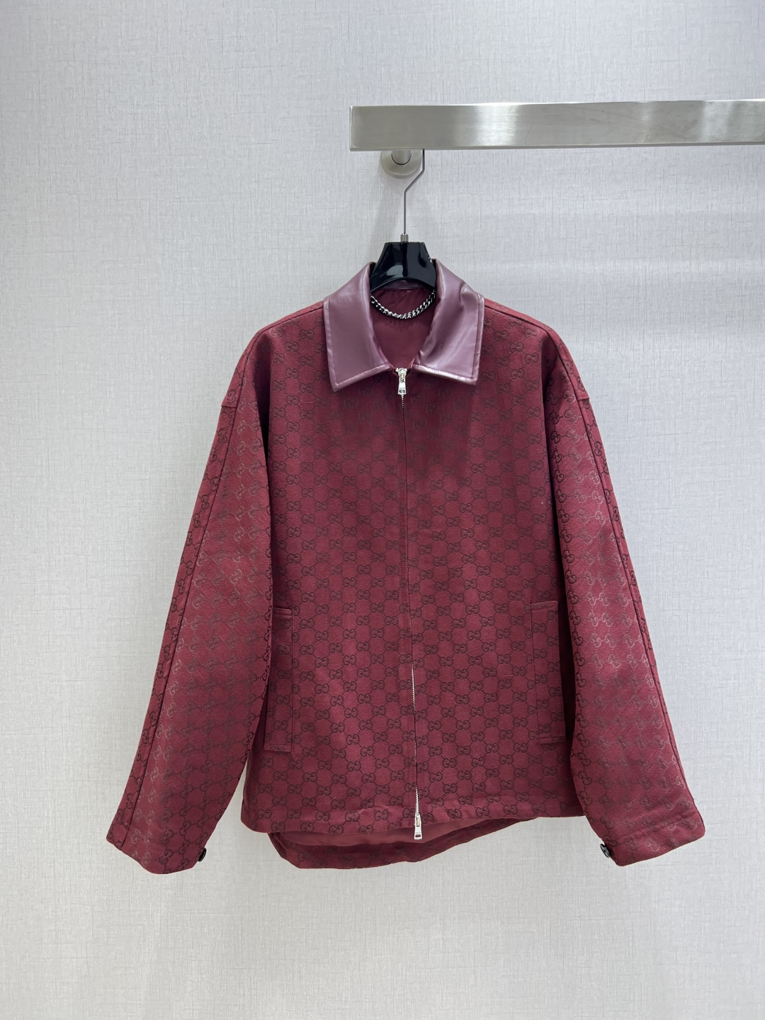 NO:569770,Highly recommend GUC*2025 new early autumn classic presbyopic patch collar jacket!  Customized hardware accessories, classic slim fit, versatile and fashionable, match with trousers or shorts of the same style, luxurious and high-end!  The original customized GG jacquard fabric has a three-dimensional and stylish texture!  One color SMLXL code High quality ABC,,gucci,shorts,jackets & coats,alexander wang19860909强烈推荐 GUC*2025早秋新款 经典老花拼领外套！定制五金配件经典的修身版型不挑人百搭又时髦 搭配同款长裤或短裤 奢华又高级！原版定制GG提花面料质感立体有型！一个色 SMLXL码 高品质ABC,,gucci,shorts,jackets & coats,alexander wang,Women's clothing