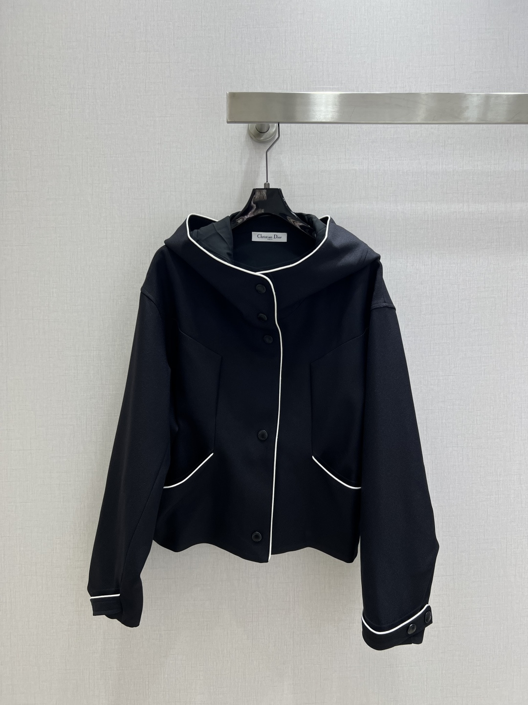 NO:496310,Highly recommended DIO*2025 early autumn new style, line hooded jacket, produced by Rocket Speed!  The whole piece is three-dimensional tailored, with all-round exquisite upper body, super cover flesh to make it look slimming, and wear it to create a refreshing and fashionable high-end feeling. Everyday elegant and fashionable, huge and versatile color is very beautiful, the fabric is high-end and textured, one color SML code, high-quality ABC,,dior, jackets & coats,hats,alexander wang19860909强烈推荐 DIO*2025早秋新款 线条连帽外套 火箭速度出品！整件立体剪裁 全方位精致做上身超级遮肉显瘦 穿出清爽时髦的高级感 日常优雅又时髦巨百搭 颜色很好看 面料高级又有质感 一个色 SML码 高品质ABC,,dior,jackets & coats,hats,alexander wang,Women's clothing