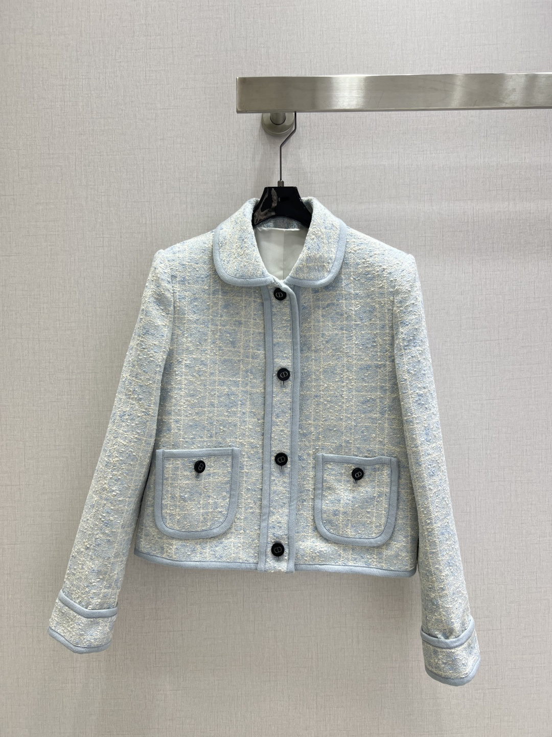 NO:497926,Highly recommended DIO*2025 early autumn new style diamond-shaped coat, high-quality imported Italian material, slightly straight and wide, heavy and high-end products, comfortable to wear, more stylish, a style that is completely unscrupulous, retro celebrity style, three colors, SML code, high-quality ABC,,dior, jackets & coats,alexander wang19860909强烈推荐 DIO*2025早秋新款 菱格粗纺外套 高定意大利进口材质 轮廓微挺阔 重磅高货 穿着舒适 更具有型 一款完全不挑人穿着的衣型 复古名媛风 三个色 SML码 高品质ABC,,dior,jackets & coats,alexander wang,Women's clothing