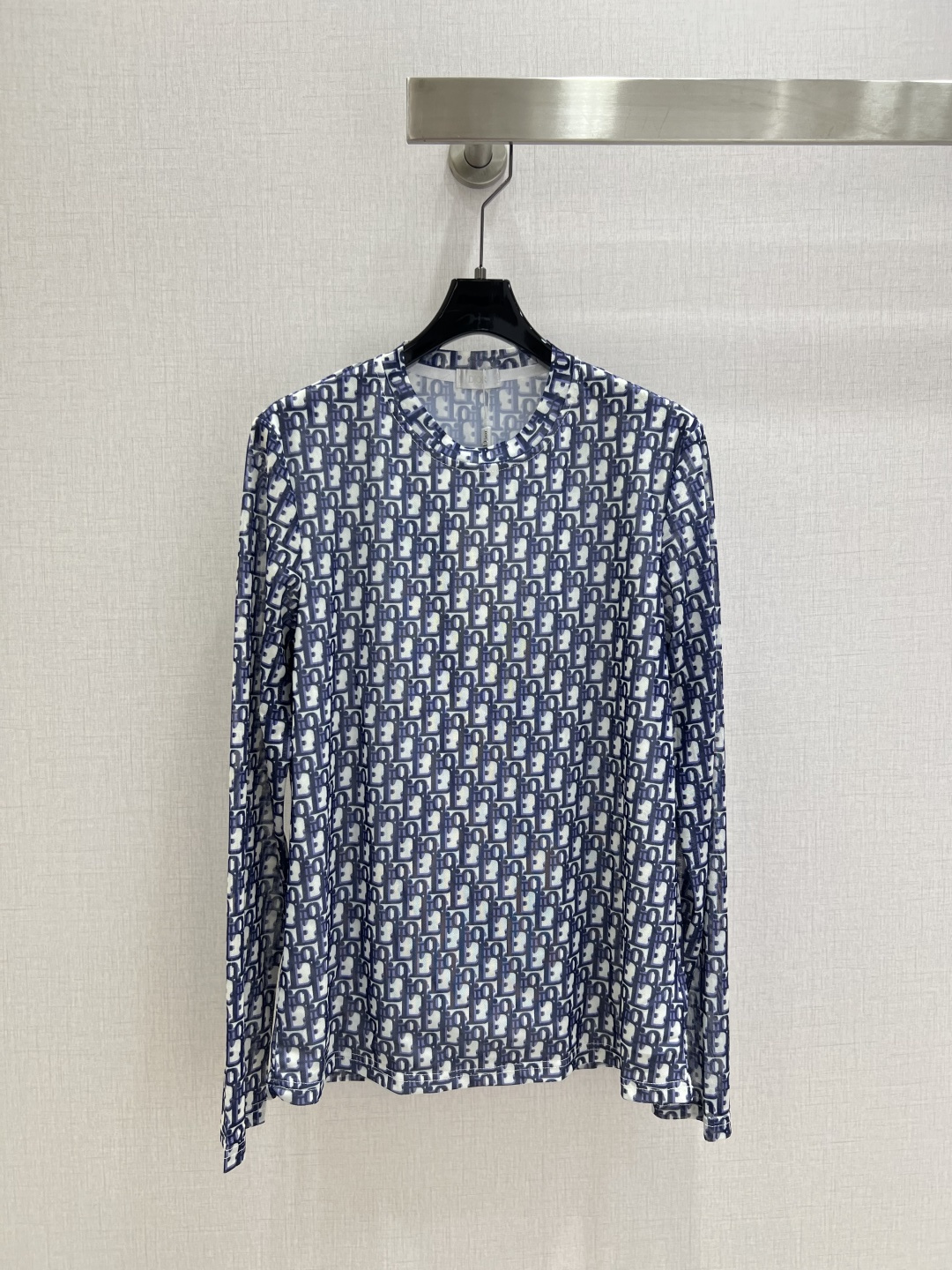 NO:500779,Highly recommended DIO*2025 early autumn new style, full-print mesh base top, penetrating printing, high-end and atmospheric, soft and elastic, comfortable, full of high-end outfit, semi-transparent, innovative fabric, light and soft, the real thing is very good!  Tighten your body to show off your figure, your upper body is fashionable and versatile, and your outfit is beautiful. It is also beautiful to wear it off when you take off your coat!  High-quality workmanship depends on details Two colors SML code High-quality ABC,,dior,jackets & coats,alexander wang19860909强烈推荐 DIO*2025早秋新款 满印网纱打底上衣 渗透印花 高级大气 柔软弹力很舒服 满满的穿搭高级感 半透视 创新面料 轻盈柔软 实物非常赞！紧身显身材 上身洋气百搭,穿搭好看 脱掉外套里搭也是美美的！高品质做工看细节 两个色 SML码 高品质ABC,,dior,jackets & coats,alexander wang,Women's clothing