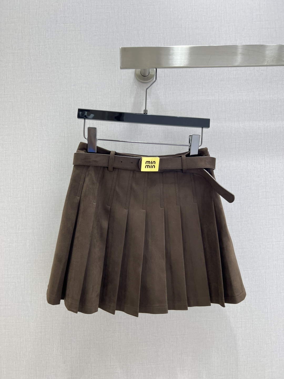 NO:507714,Highly recommended MIU*2025 early autumn new belt pleated skirt cowhide A-line pleated skirt for women retro versatile retro pleated skirt for women fashion and generous temperament must be included in women three colors SMLXL code high quality ABC, miumiu, skirts, cowhide, alexander wang19860909强烈推荐 MIU*2025早秋新款 腰带百褶半裙 牛皮绒A字百褶半身裙女复古百搭复古压褶半身裙 时尚大方 气质女人必入 三个色 SMLXL码 高品质ABC,,miumiu,skirts,cowhide,alexander wang,Women's clothing