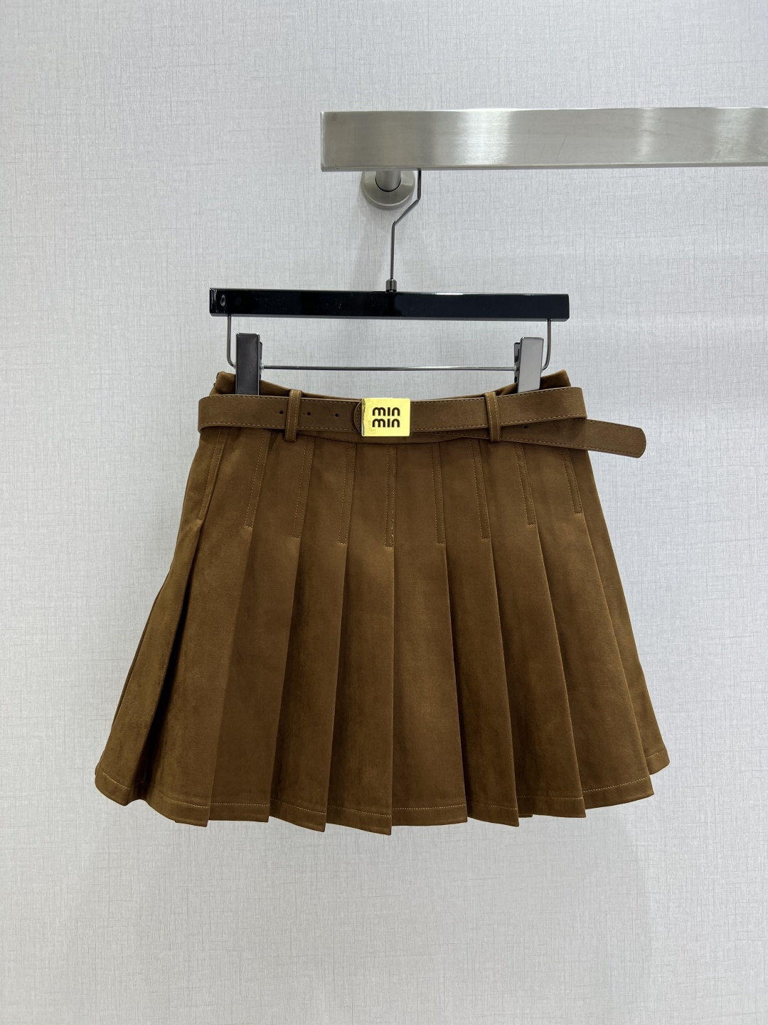 NO:507709,Highly recommended MIU*2025 early autumn new belt pleated skirt cowhide A-line pleated skirt for women retro versatile retro pleated skirt for women fashion and generous temperament must be included in women three colors SMLXL code high quality ABC, miumiu, skirts, cowhide, alexander wang19860909强烈推荐 MIU*2025早秋新款 腰带百褶半裙 牛皮绒A字百褶半身裙女复古百搭复古压褶半身裙 时尚大方 气质女人必入 三个色 SMLXL码 高品质ABC,,miumiu,skirts,cowhide,alexander wang,Women's clothing