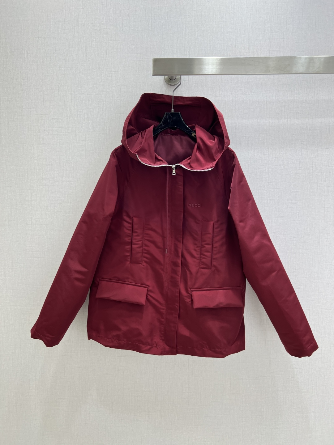 NO:546134,Highly recommended GUC*2025 early autumn new model, hooded double pocket long-sleeved jacket, special material with texture, every small detail is very important, just right sense of high-end, three-dimensional tailoring makes the upper body of the ready-to-wear more exquisite and fashionable. The real thing is so great!  One color SMLXL code high quality ABC, gucci, jackets & coats,hats,alexander wang19860909强烈推荐 GUC*2025早秋新款 连帽双口袋长袖外套 特殊材质有肌理感 每个小细节都非常注重 恰到好处的高级感 立体剪裁 让成衣上身更为精致洋气 实物太赞啦！一个色 SMLXL码 高品质ABC,,gucci,jackets & coats,hats,alexander wang,Women's clothing