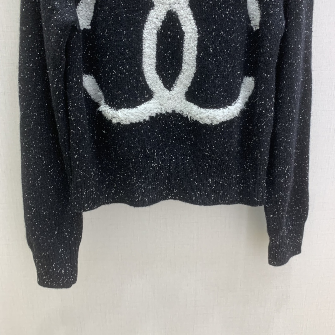 Chanel 2025 Early Autumn Double C Jacquard Knit Sweater 6 cmp a1760782962669 3055