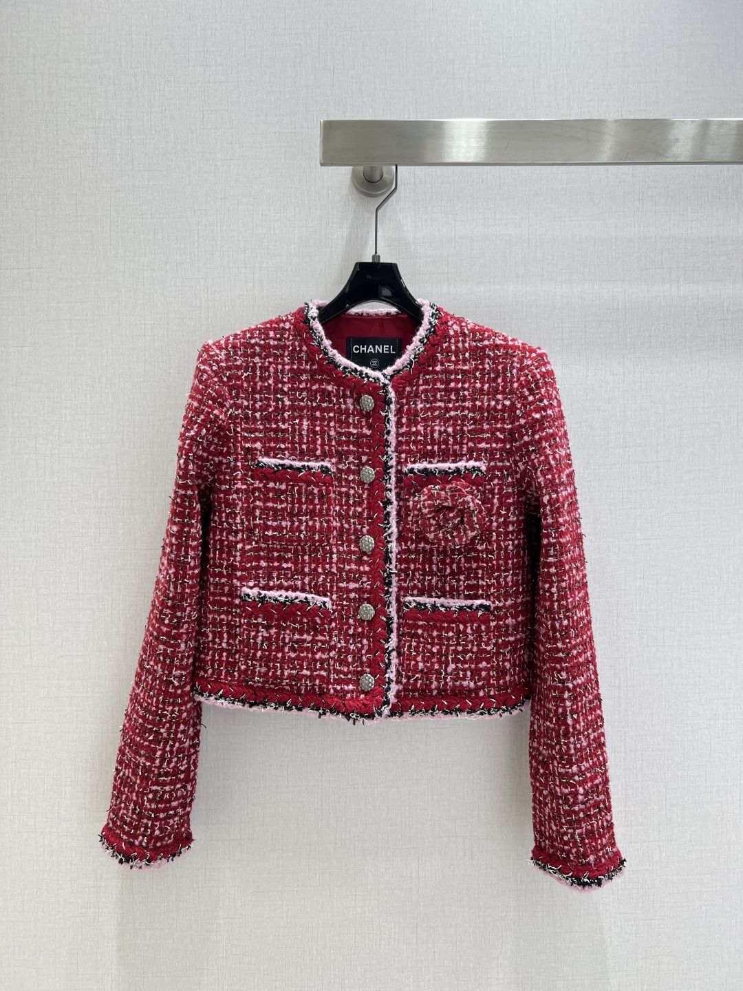 NO:587084,Highly recommended CHA*2025 autumn and winter new round neck woven flower jacket decoration itself cloth flower decoration woolen fabric one color SML code high quality ABC,,jackets & coats,alexander wang19860909强烈推荐 CHA*2025秋冬新款 圆领编织花朵外套 装饰 本身布花朵装饰 粗纺面料 一个色 SML码 高品质ABC,,jackets & coats,alexander wang,Women's clothing