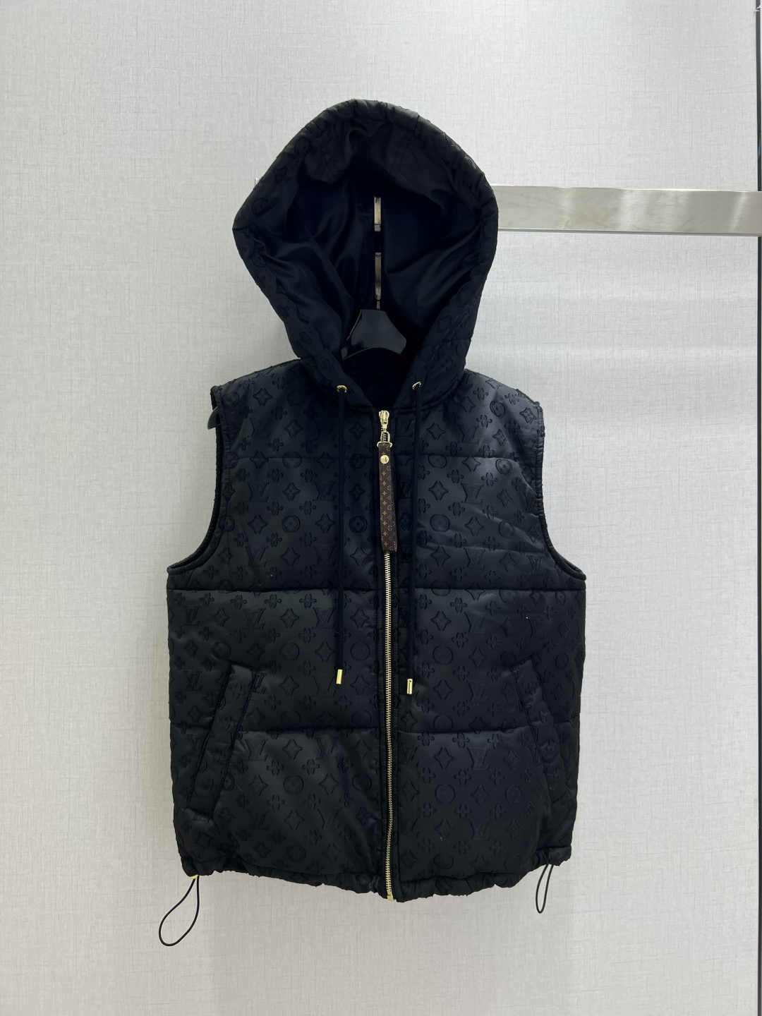 NO:587076,Highly recommended LV*2025 autumn and winter new style hooded cotton vest jacket jacquard pattern decoration one color SML code high quality ABC, Louis Vuitton, jackets & coats, hats, alexander wang19860909强烈推荐 LV*2025秋冬新款 连帽棉马甲外套 提花图案装饰 一个色 SML码 高品质ABC,,louis vuitton,jackets & coats,hats,alexander wang,Women's clothing