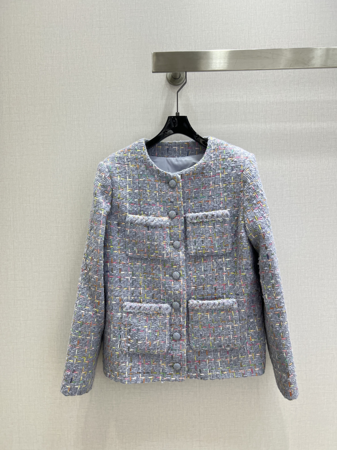 NO:591280,Highly recommended CHA*2025 new autumn and winter woven tweed pocket jacket. The beautiful lady-style colorful yarn woven fabric is super beautiful in real life. The pink and tender color simply brings elegance. An exciting little fragrance. A must-have for pink fans. The customized color hardware buttons are very exquisite. The upper body has a noble temperament. A must-have for rich families. One color SML code. High quality ABC, jackets & coats, alexander wang19860909强烈推荐 CHA*2025秋冬新品 编织粗花呢口袋外套 绝美名媛风彩纱编织面料实物超美 粉嫩粉嫩的简直自带优雅感 令人心动的小香风 粉色控必入 定制配色五金钮扣非常精美 上身自带高贵气质 富家千金必备 一个色 SML码 高品质ABC,,jackets & coats,alexander wang,Women's clothing