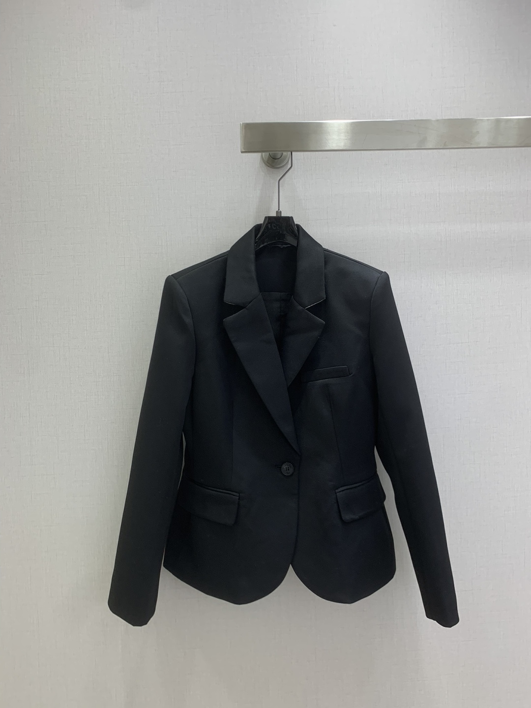 NO:592184,Highly recommended Dio*2025 new autumn and winter simple suit jacket, fashionable, low-key, luxurious and high-end!  The styles are versatile and not picky, the original customized fabrics, the workmanship quality depends on the details. Bai Fumei is a must-have!  One color SMLXL code High quality ABC, dior, jackets & coats, business suit, alexander wang19860909强烈推荐 Dio*2025秋冬新款 简约西装外套 时髦低调气质又奢华高级！版型百搭不挑人,原版定制面料 做工品质看细节.白富美必入！一个色 SMLXL码 高品质ABC,,dior,jackets & coats,business suit,alexander wang,Women's clothing