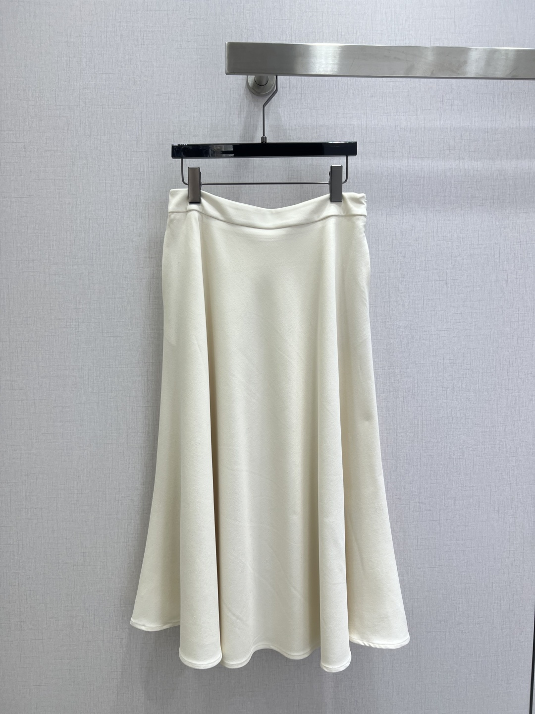 NO:606550,Highly recommended DIO* 2025 new autumn and winter style. Extremely simple buttoned slim blazer, minimalist suit long skirt, separate batch. Lapel shoulder pad suit with gun-notch collar, full of retro and high-end feeling. Three-dimensional tailoring waist version fits the body curve, making it more straight and slim. Customized wool blend fabric texture is crisp, stylish, capable and elegant. Very practical and easy to match for daily commuting. Four colors SML code. High quality, dior, skirts, jackets & coats, business  suit,alexander wang19860909强烈推荐 DIO*2025秋冬新款 极简单排扣修身西装外套极简西装长半裙 分开批 翻领垫肩西装搭配枪驳领口复古高级感满满 立体剪裁收腰版型贴合人体曲线 更显挺拔苗条 定制羊毛混纺面料质感挺括有型干练优雅 实穿性很高 通勤日常都很好搭 四个色 SML码 高品质,,dior,skirts,jackets & coats,business suit,alexander wang,Women's clothing