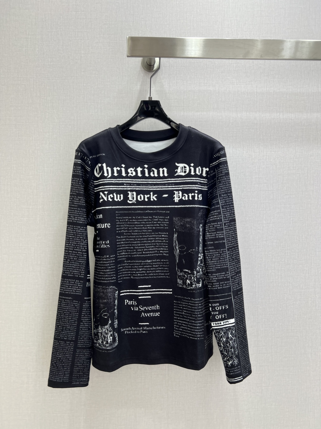 NO:608488,Highly recommended DIO* 2025 autumn and winter new style DeRong newspaper printed bottoming long-sleeved top, high-end and elegant, soft and stretchy, very comfortable, full of high-end style, innovative fabric, light and soft, the real thing is very good!  Show off your figure, the upper body is fashionable and versatile, and it looks good when you wear it. Even if you take off the jacket and wear it underneath, it will look beautiful!  High-quality workmanship depends on the details. Two colors. SML code. High-quality ABC, dior, jackets & coats, alexander wang19860909强烈推荐 DIO*2025秋冬新款 德绒报纸印花打底长袖上衣 高级大气 柔软弹力很舒服 满满的穿搭高级感 创新面料 轻盈柔软 实物非常赞！显身材 上身洋气百搭,穿搭好看 脱掉外套里搭也是美美的！高品质做工看细节 两个色 SML码 高品质ABC,,dior,jackets & coats,alexander wang,Women's clothing