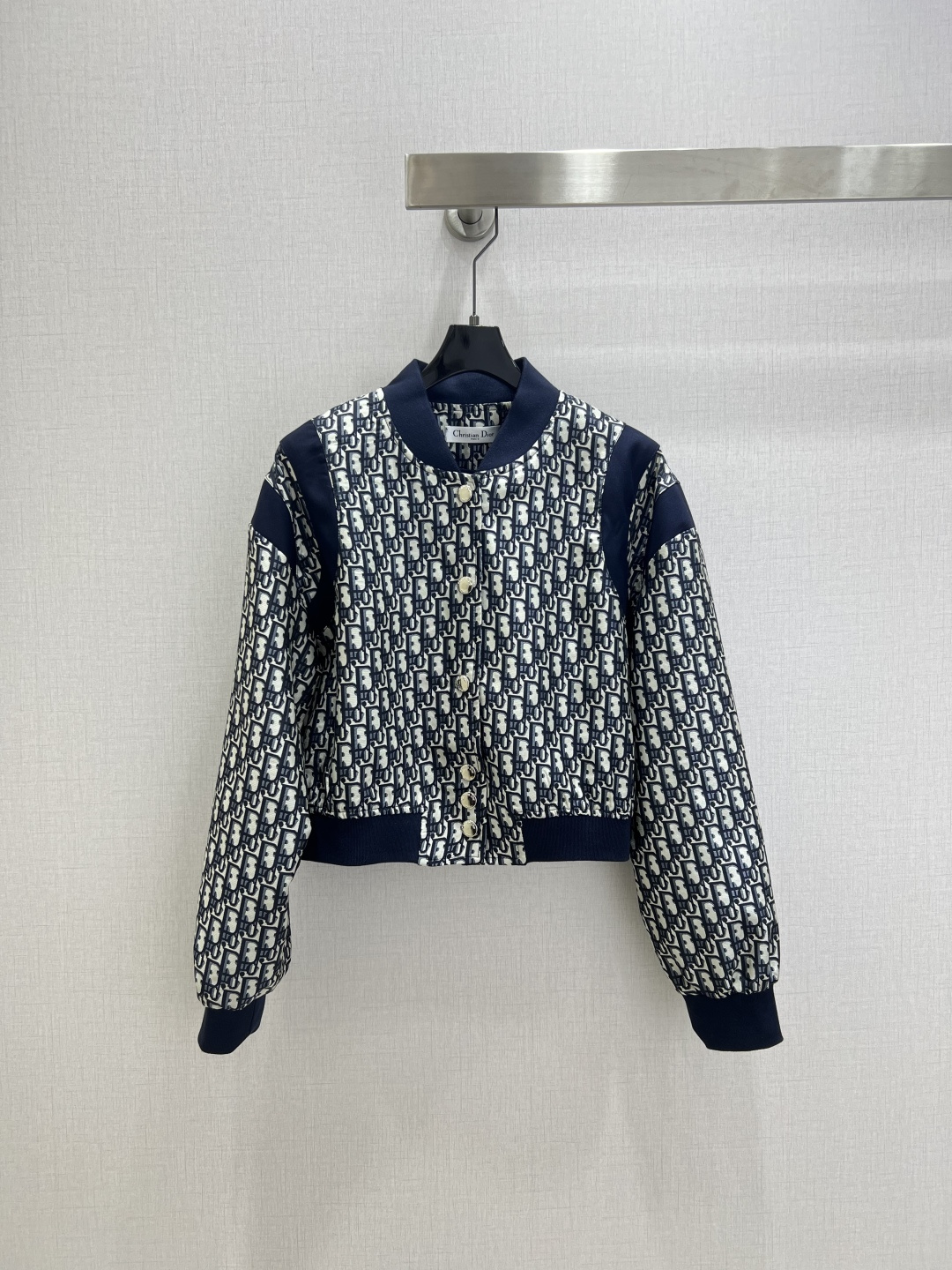 NO:610189,Highly recommend DIO*2025 new autumn and winter jacquard all-over printed baseball jacket. Jacquard fabric is classic and stylish. It can be perfectly controlled in all kinds of styles~High-end ready-made clothing, the details are so beautiful!  Exquisite and everyday, easy to control!  The texture is great!  Age reduction, fashion, casual girlishness, highly recommended!  !  Two colors SML code high quality ABC, dior, jackets & coats, alexander wang19860909强烈推荐 DIO*2025秋冬新款 提花满印棒球服外套 提花面料 经典又有型 各种都能完美驾驭～高级成衣做法,细节美到爆！精美又日常,轻松驾驭！质感棒棒哒！减龄 时尚 休闲少女感,强推！！两个色 SML码 高品质ABC,,dior,jackets & coats,alexander wang,Women's clothing