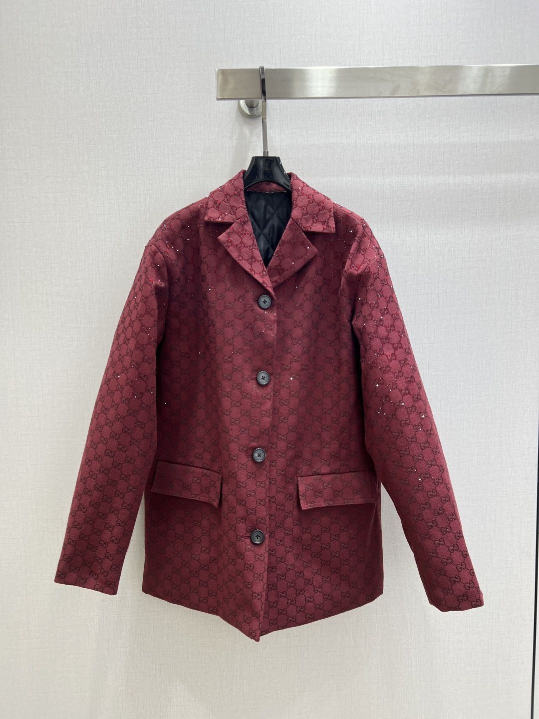 NO:610213,Highly recommended GUC*2025 new autumn and winter hot diamond jacquard blazer hot diamond jacquard zipper skirt, separate batch, hot diamond design, cute style, easy to control, suitable for daily commuting, no matter the occasion, richer layering, full of small details, great points. Exquisite workmanship, age-reducing fashion, good hold style, won the hearts of fairies, soft and textured, classic, one color, SMLXL code  Gaopin,,gucci,skirts,jackets & coats,business suit,alexander wang19860909强烈推荐 GUC*2025秋冬新款 烫钻提花西装外套烫钻提花拉链半裙 分开批 烫钻设计 可A可乖的风格,版型属于谁都好驾驭的,日常通勤穿什么的都是很OK的,不挑场合的 层次感更加丰富,满满小细节太加分了.做工精致 减龄时尚 好HOLD住造型 深得仙女心 柔软有质感 经典之作 一个色 SMLXL码 高品,,gucci,skirts,jackets & coats,business suit,alexander wang,Women's clothing