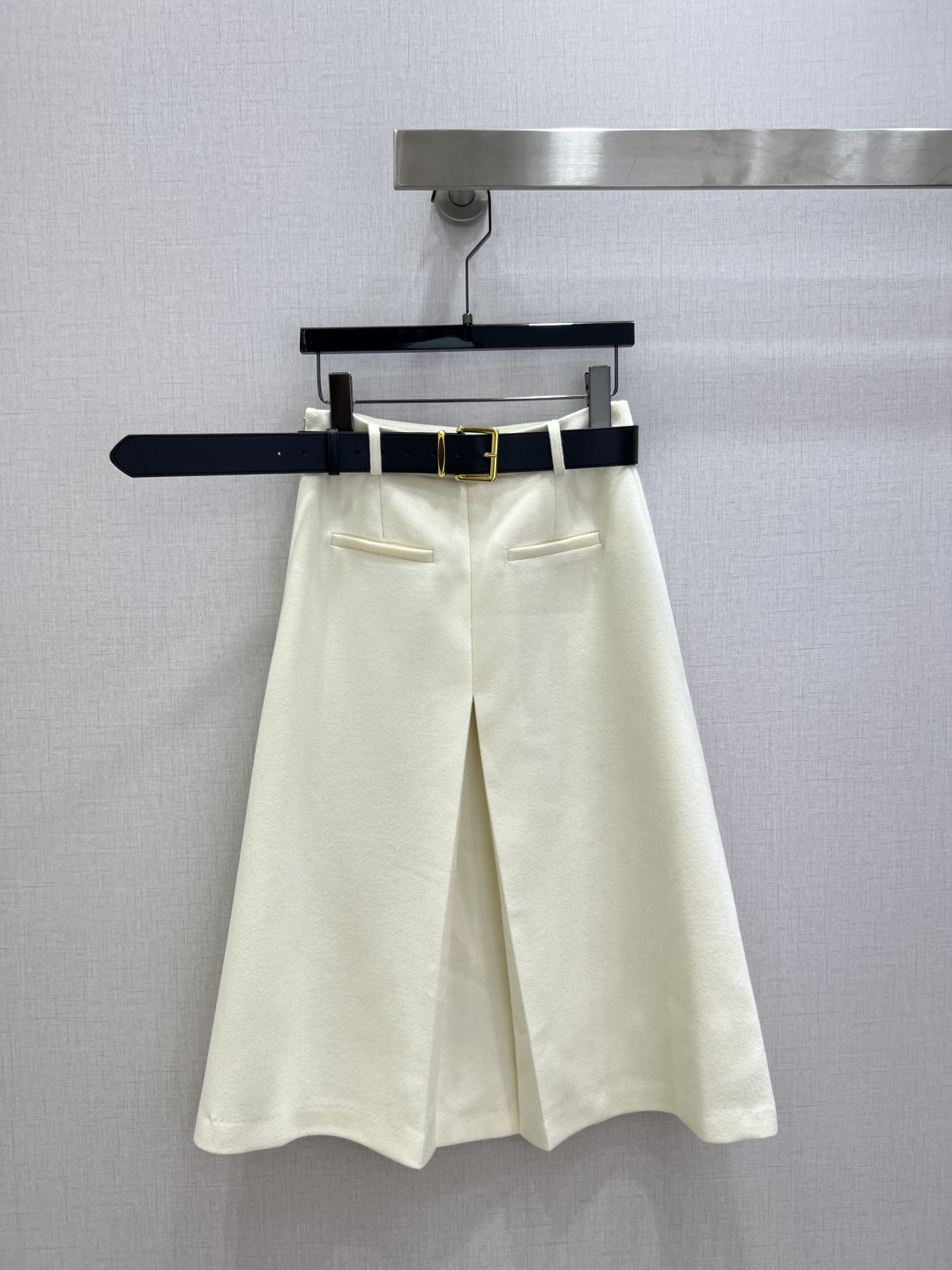 NO:654637,Highly recommended MIU*2025 new autumn and winter style wool pleated long skirt with belt, crotch-covering, slim fit, versatile style, four colors, SMLXL code, high quality ABC,,miumiu,skirts,alexander wang19860909强烈推荐 MIU*2025秋冬新款 羊毛压褶长半裙 配皮带 遮胯气质修身 百搭款 四个色 SMLXL码 高品质ABC,,miumiu,skirts,alexander wang,Women's clothing