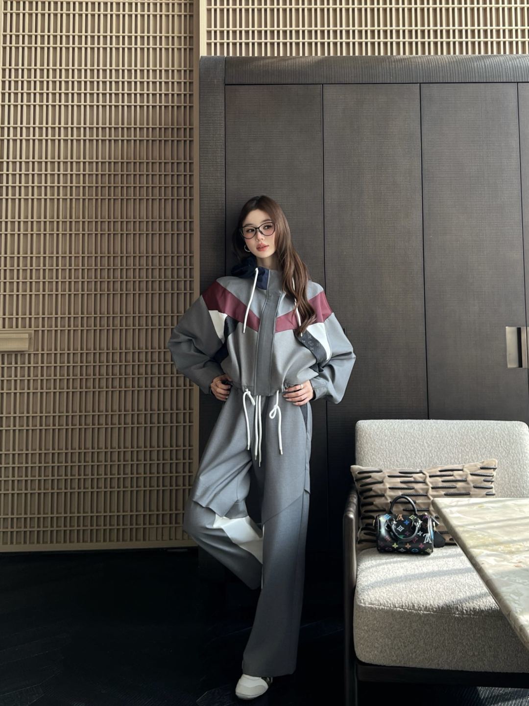 NO:694800,One set has,,19860909一套有,,,Women's clothing