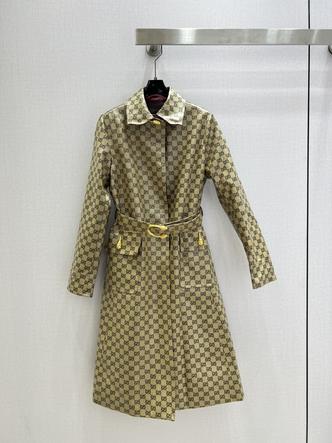 NO:734125,Highly recommended for the early spring of 26. Presbyopic lapel belt dress. The upper body is full of fashion and high-end. The big pull style has its own aura. The texture is very nice. It is fashionable and high-end. The color is super positive. The upper body is white and slim. A classic series with its own beauty. You can walk with wind and the upper body has full aura. The length is just right. One color, SMLXL code, high quality AB,,skirts,19860909强烈推荐 26早春新款 老花翻领腰带连衣裙 上身就是满满的时髦高级感 巨拉风 自带气场 质感很奈斯 时髦又高级 颜色超级正 上身显白又显瘦 自带美感的经典系列 走路都带风上身气场全开 长度恰到好处 一个色 SMLXL码 高品质AB,,skirts,,Women's clothing
