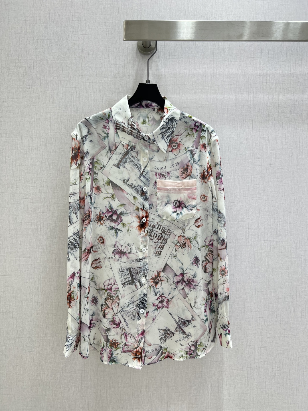 NO:751818,Highly recommended 26 early spring new flower street print shirt, slightly see-through, looming and fashionable, discreet, cute style, easy to control, full of small details. Exquisite workmanship, inner seam sewing craft shirt, both as a single product and as a match, age-reducing fashion, good HOLD style, won the heart of fairies, soft and textured, classic, one color, SML code, high quality ABC, shirts,19860909强烈推荐 26早春新款 花朵街道印花衬衫 微透视 若隐若现时尚小心机 可A可乖的风格,版型属于谁都好驾驭的,满满小细节太加分了.做工精致 内线来去缝工艺衬衣做为单品和搭配都是杠把子 减龄时尚 好HOLD住造型 深得仙女心 柔软有质感 经典之作 一个色 SML码高品质ABC,,shirts,,Women's clothing