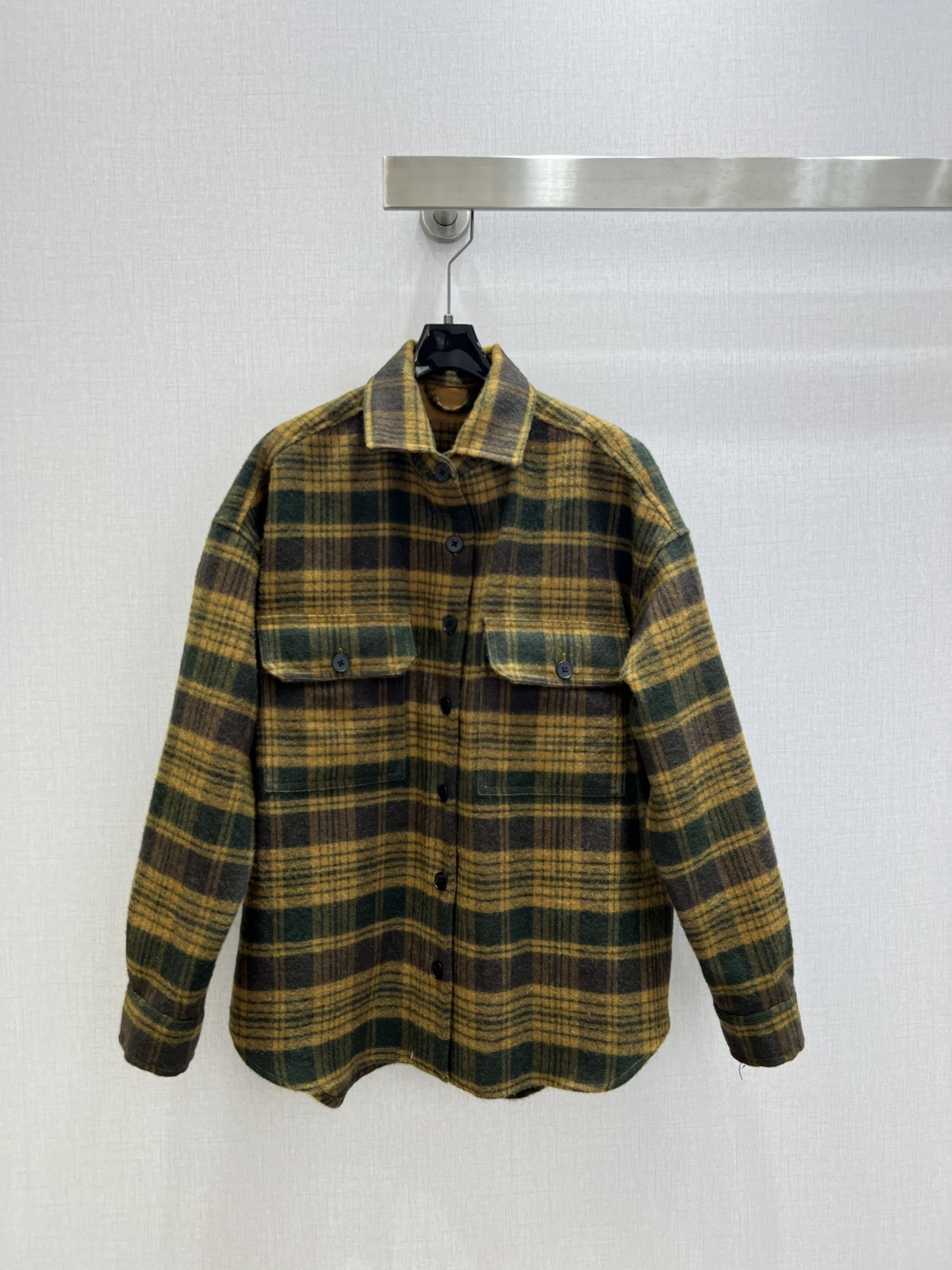 NO:753756,Highly recommended 2026 spring and summer new plaid double pocket shirt jacket. Retro yellow and green plaid design, brushed cotton and wool blended material, soft and warm, perfect for spring and autumn! Loose fit + lapel + double chest pockets, practical and retro. The yellow, green and brown plaid pattern has a super literary atmosphere, it is great to wear alone or layered, and can be easily controlled for commuting, leisure, and outdoor~ Pair it with jeans or a skirt for a casual and lazy look!  One color SML code high quality ABC,,skirts,jeans,jackets & coats,shirts,19860909强烈推荐 2026春夏新款 格纹双口袋衬衫外套 复古黄绿格纹设计,磨毛棉羊毛混纺材质,柔软又保暖,春秋季节穿超合适!宽松版型+翻领+双胸口袋,实用又有复古感.黄绿棕格纹超有文艺氛围,单穿或叠搭都很出彩,通勤,休闲,户外都能轻松驾驭~搭配牛仔裤或半裙,随性慵懒get！一个色 SML码 高品质ABC,,skirts,jeans,jackets & coats,shirts,,Women's clothing