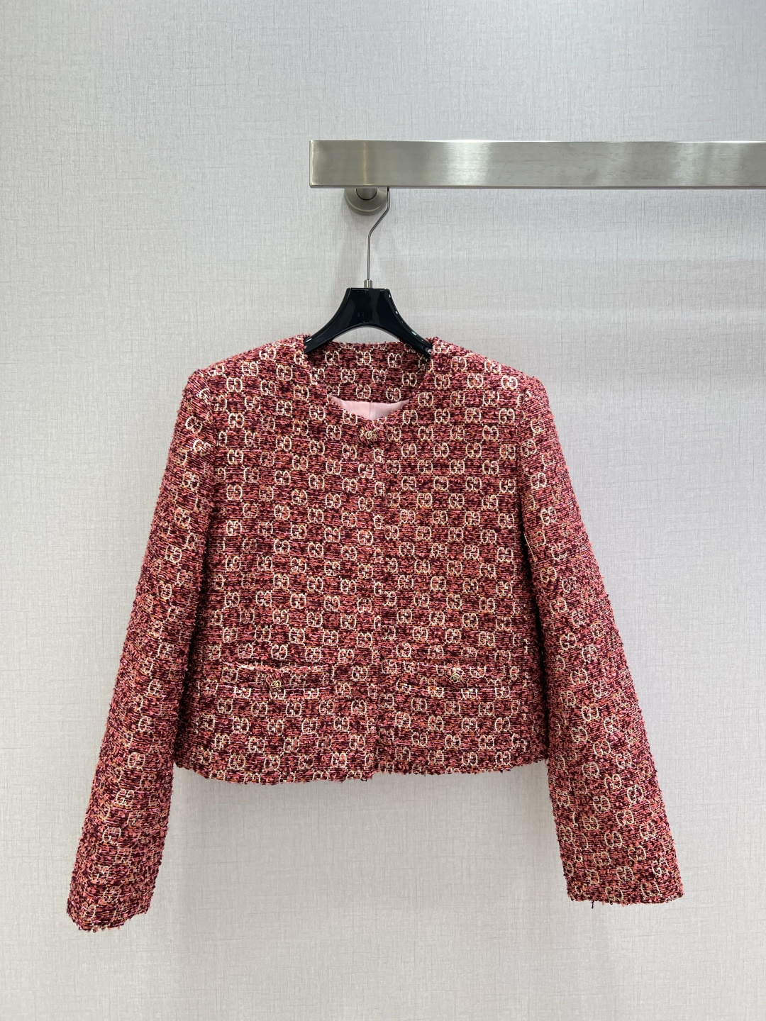 NO:790671,Highly recommended 26 early spring new style, woolen round neck long-sleeved jacket, woolen fabric with double G pattern decoration, workmanship depends on the details, high custom fabric, elegant and generous, one color SML code, high quality ABC,,jackets & coats,19860909强烈推荐 26早春新款 粗纺圆领长袖外套 粗纺面料双G图案装饰 做工看细节 高定制面料 优雅大方 一个色 SML码 高品质ABC,,jackets & coats,,Women's clothing