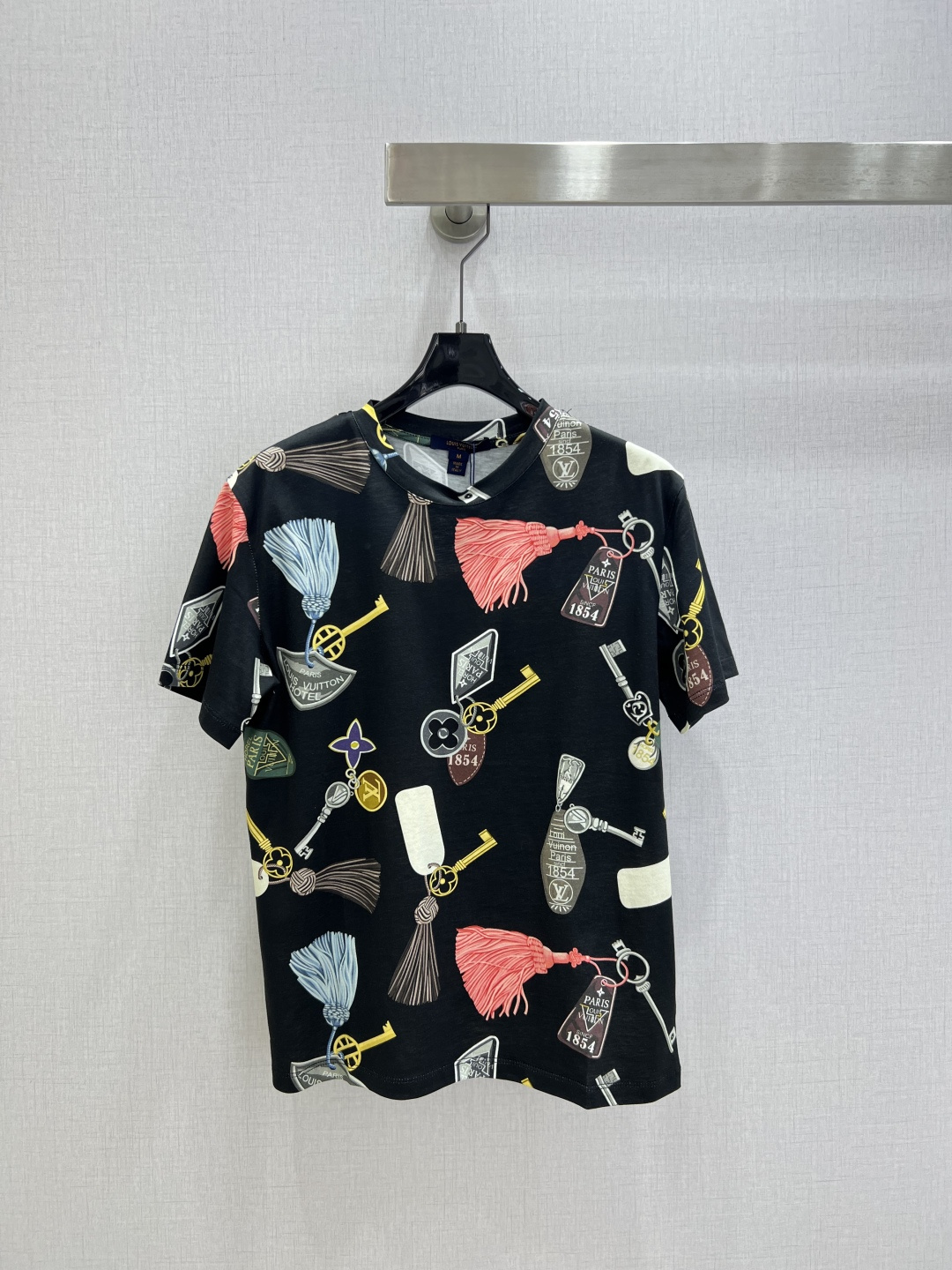 NO:793830,Highly recommended 26 early spring new short-sleeved T-shirt with cartoon print; made of cotton fabric with soft and delicate texture; custom-made washed wheat accessories. The fit is comfortable and good-looking!  Three colors SML code high quality ABC, T-shirt, tees, t-shirt,19860909强烈推荐 26早春新款 卡通印花图案短袖T恤；采用棉面料质感柔软细腻；定制洗水麦辅料齐.版型合身上身效果舒适好看！三个色 SML码 高品质ABC,,T-shirt,tees，t-shirt,,Women's clothing