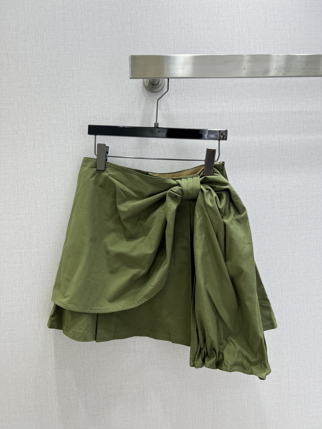 NO:799646,Highly recommended 26 spring and summer new style. Irregular perforated skirt. Full of texture. Elegant design. OK for daily OL. A fashionable skirt with unique charm. Two colors. SMLXL code. High quality ABC,,skirts,19860909强烈推荐 26春夏新款 不规则穿孔半裙 质感十足 优雅气质设计 日常OL都OK 一款具有独特魅力的时尚半裙 两个色 SMLXL码 高品质ABC,,skirts,,Women's clothing