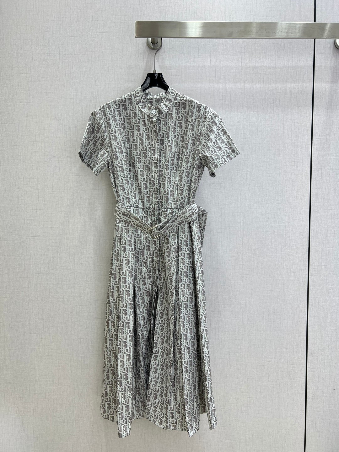 NO:800126,Highly recommended 26 spring and summer new style. Presbyopia belt short-sleeved pleated dress. Full texture. Elegant design. OK for daily OL. A fashionable pleated skirt with unique charm. One color SML code. High quality ABC, skirts, T-shirt,19860909强烈推荐 26春夏新款 老花腰带短袖百褶连衣裙 质感十足 优雅气质设计 日常OL都OK 一款具有独特魅力的时尚百褶裙 一个色 SML码 高品质ABC,,skirts,T-shirt,,Women's clothing
