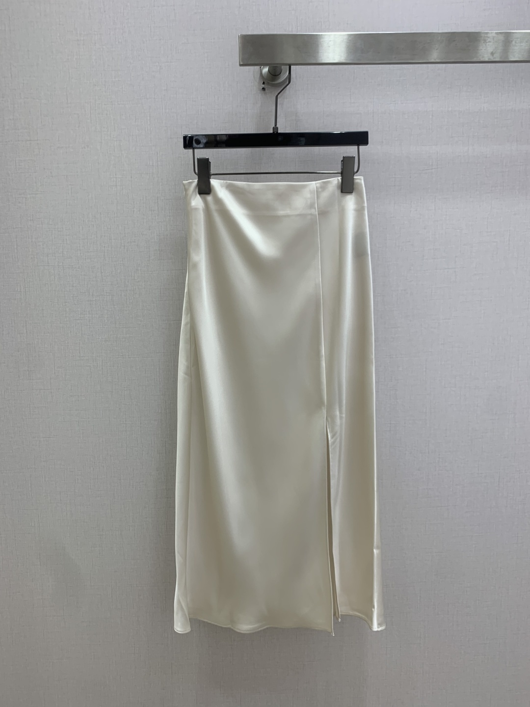 NO:806591,Highly recommended 26 spring and summer new styles, minimalist slit long skirt, popular slit skirt, elegant drape skirt, four colors, SMLXL code, high quality ABC,,skirts,19860909强烈推荐 26春夏新款 极简开衩长半裙 爆款开叉半身裙气质垂感半身裙 四个色 SMLXL码 高品质ABC,,skirts,,Women's clothing