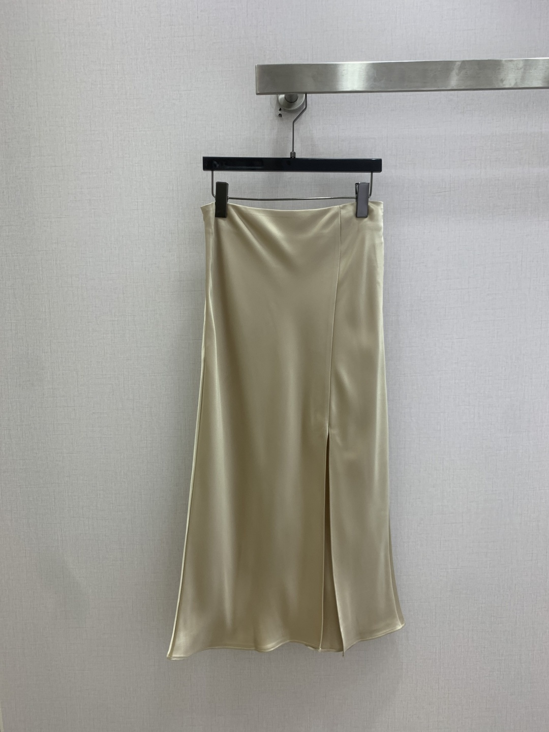 NO:806597,Highly recommended 26 spring and summer new styles, minimalist slit long skirt, popular slit skirt, elegant drape skirt, four colors, SMLXL code, high quality ABC,,skirts,19860909强烈推荐 26春夏新款 极简开衩长半裙 爆款开叉半身裙气质垂感半身裙 四个色 SMLXL码 高品质ABC,,skirts,,Women's clothing