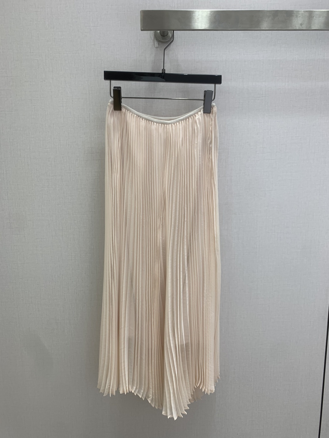 NO:807155,Highly recommended 26 spring and summer new style mesh pleated long skirt thin waist light gauze irregular pleated skirt three colors SMLXL code high quality ABC,,skirts,19860909强烈推荐 26春夏新款 网纱百褶长半裙 细腰轻纱不规则压褶裙 三个色 SMLXL码 高品质ABC,,skirts,,Women's clothing