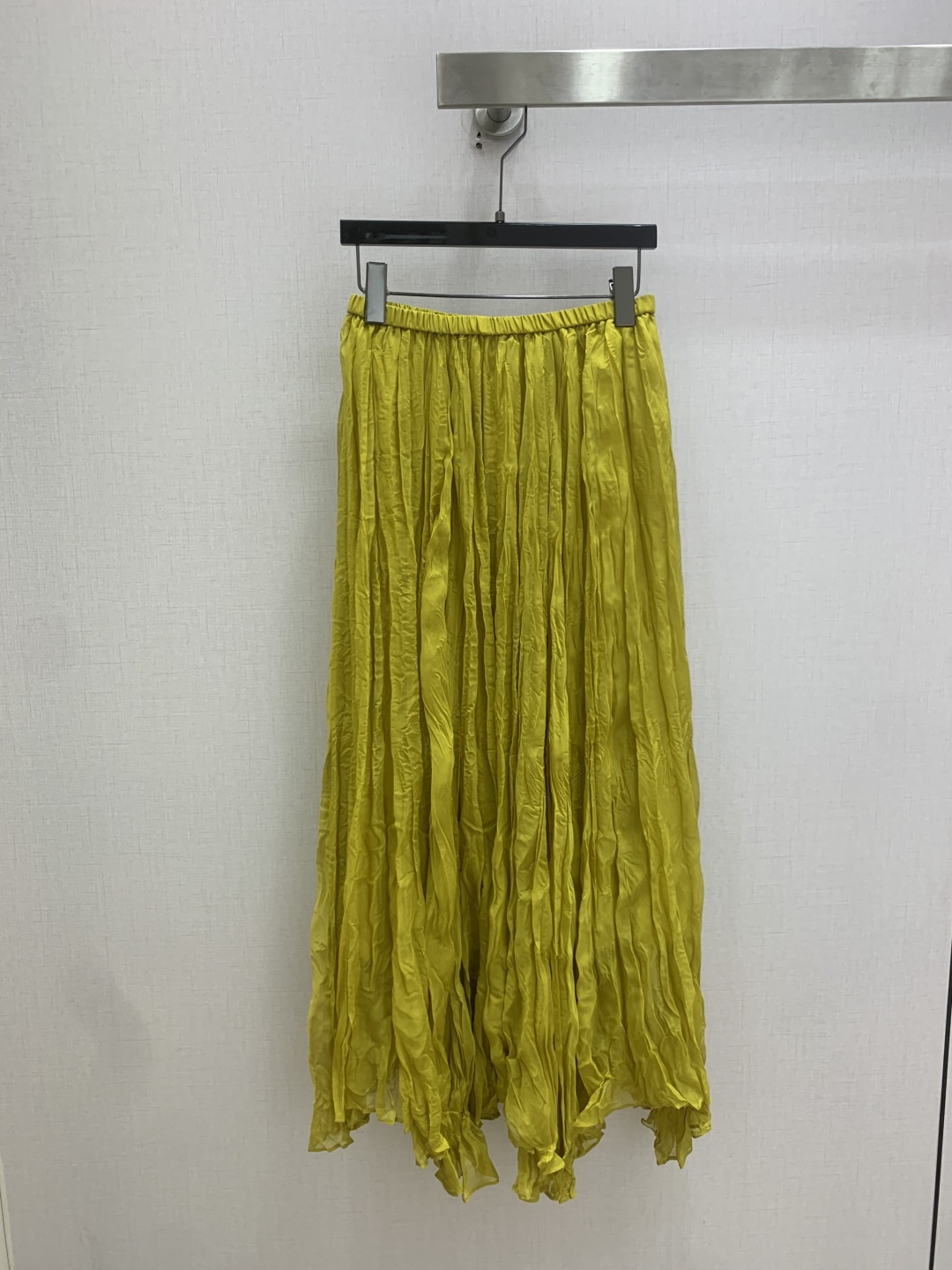 NO:825965,Highly recommended 26 spring and summer new style pleated long skirt, textured holiday style irregular pleated long skirt, four colors SMLXL code, high quality ABC,,skirts,19860909强烈推荐 26春夏新款 褶皱长半裙 肌理感度假风不规则乱褶长裙 四个色 SMLXL码 高品质ABC,,skirts,,Women's clothing