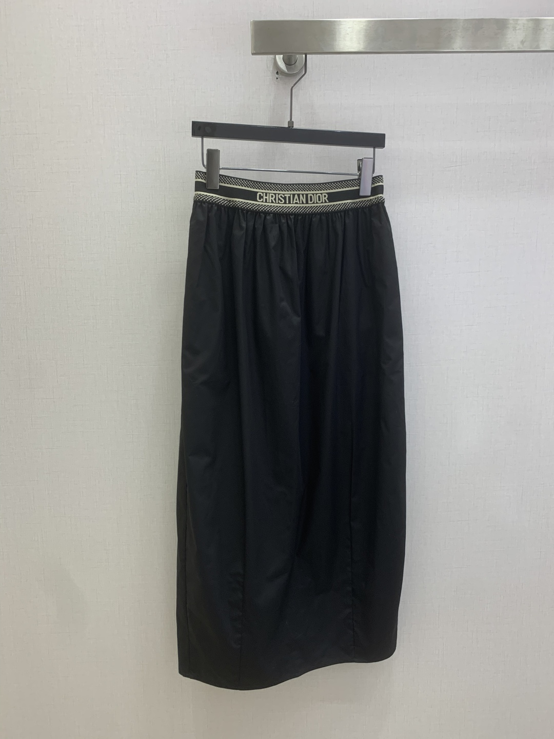 NO:825759,Highly recommended 26 spring and summer new style, ribbon flower bud long skirt, high waist, slim waist, spliced ​​logo ribbon elastic, one color, SML code, high quality ABC,,skirts,19860909强烈推荐 26春夏新款 织带花苞长半裙高腰显瘦腰头拼接logo织带橡筋一个色 SML码 高品质ABC,,skirts,,Women's clothing
