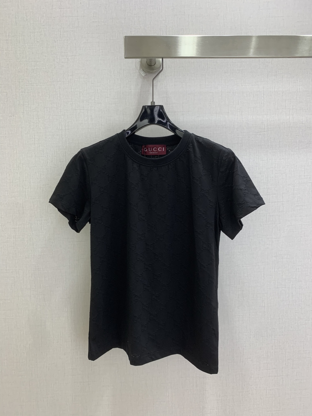 NO:899635,Highly recommended 26 spring and summer new style Double G burnt flower pattern short-sleeved T-shirt, high-end fabrics, versatile version, the touch of the upper body will be comfortable whoever wears it!  The classic colors are elegant and high-end, a must-have for daily wear!  Two colors SML code high quality ABC,,T-shirt,tees,t-shirt,19860909强烈推荐 26春夏新款 双G烧花图案短袖T恤,高订面料,百搭版型,上身的触感谁穿谁知道的舒服！ 经典颜色都是气质又高级,日常穿搭必备！两个色 SML码 高品质ABC,,T-shirt,tees，t-shirt,,Women's clothing