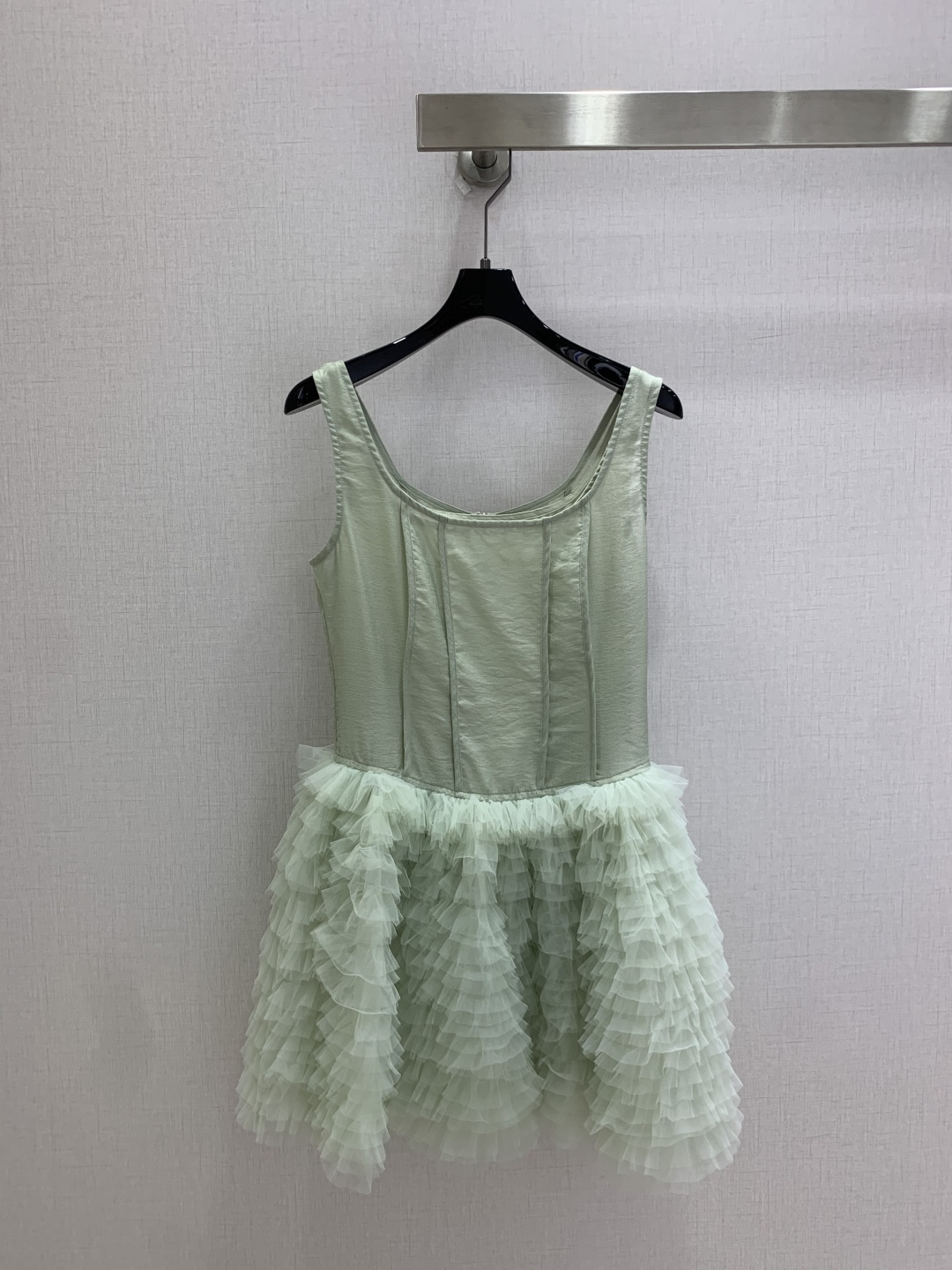 NO:925026,Highly recommended 26 spring and summer new mesh cake sleeveless vest dress, soft and skin-friendly, super comfortable to wear in summer!  The layered mesh skirt is fluffy and flexible, and the cake skirt has a sweet and slim shape, full of girlishness. It is very photogenic for daily outings, photo shoots, and parties. Pair it with a simple top or sandals, and you can easily get a fresh atmosphere. One color SML code High quality, sandals, skirts,19860909强烈推荐 26春夏新款 网纱蛋糕无袖背心连衣裙 柔软亲肤,夏天穿超舒服！层叠网纱裙摆蓬松灵动,蛋糕裙造型甜美又显瘦,少女感满满,日常出街、拍照、聚会都很出片,搭配简约上衣或凉鞋,清新氛围感轻松get 一个色 SML码 高品质,,sandals,skirts,,Women's clothing